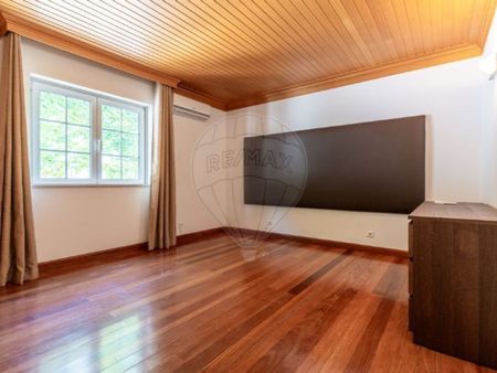 2 room luxury Apartment for rent in Cascais, Portugal - Photo 3