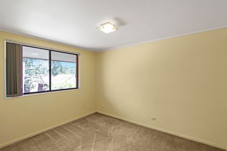 Well Maintained Townhouse with Convenience! Move in Now! - Photo 3