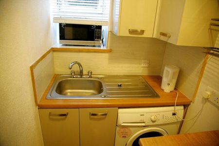 First Floor Right, 79 Kimberley House, Walker Road, AB11 8DJ, Aberdeen - Photo 5