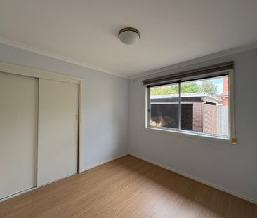 SPACIOUS 2 BEDROOM FRONT FACING UNIT! - Photo 1