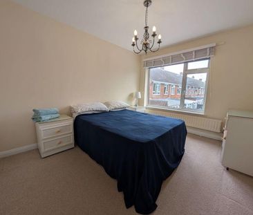 4 bedroom terraced house to rent - Photo 4