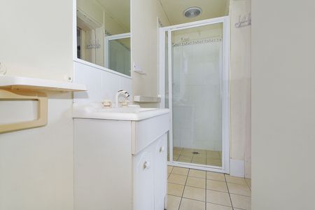 East Side Living! - Photo 5