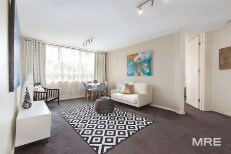 10/2a Dobson Street, South Yarra - Photo 2