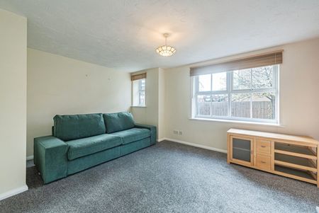 2 Bed Flat, Elm Park, RG30 - Photo 2