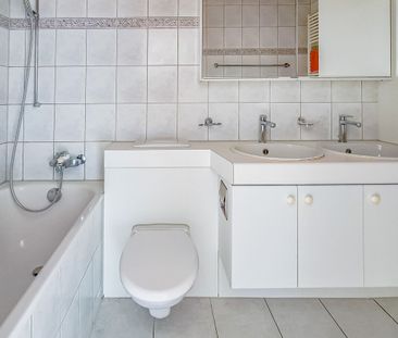 SPACIOUS 4.5-ROOM APARTMENT IN A CENTRAL LOCATION WITH BALCONY - Photo 4