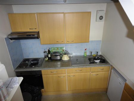 flat 8, Beech House 50/52 Headingley Lane, Headingley, Leeds, LS6 2BW - Photo 2