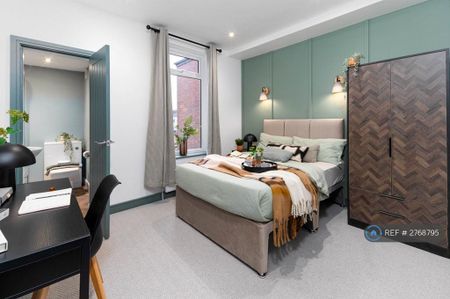 1 bedroom in a house share to rent - Photo 2