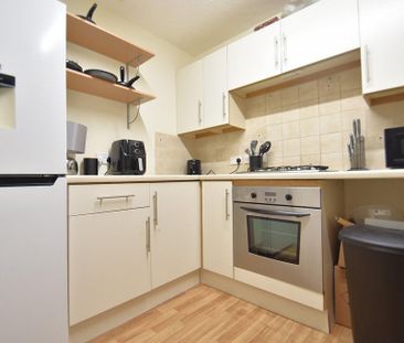 2 bedroom terraced house to rent - Photo 4