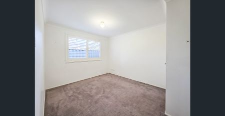 4-bedroom house with a pool in Broulee - Photo 5