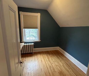 448 Riverdale - Photo 4