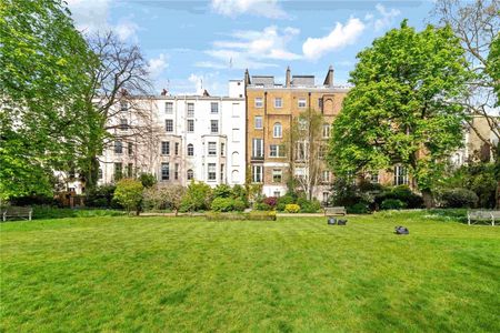 A beautifully presented three bedroom two bathroom duplex apartment with lift and access to superb communal gardens. - Photo 5