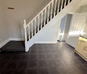 2 bedroom terraced house to rent - Photo 3