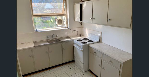 Well Maintained 1 Bedroom Flat - Photo 1