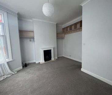 1 Bed Flat, Ickburgh Road, E5 - Photo 1