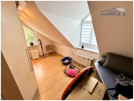 Exklusive 4-ZKB-Maisonette-Wohnung mit Südbalkon und TG-Stellplatz in begehrter, stadtnaher Lage - Photo 3