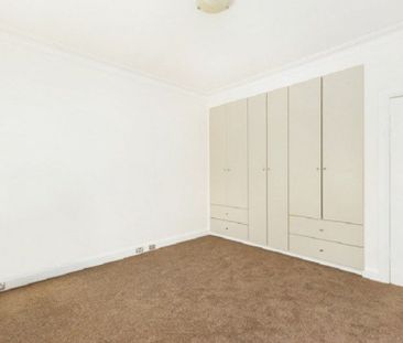 Modern Three Bedroom Apartment &ast;&ast; Available Now &ast;&ast; - Photo 1