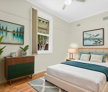 Light-Filled Family Living in a Leafy, Blue-Chip Pocket - Photo 4