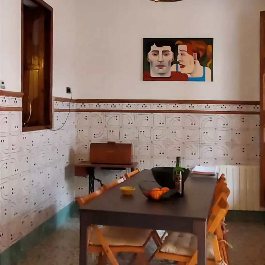 4-bedroom apartment for rent in Cabanyal-Canyamelar, perfect for professionals - Photo 1