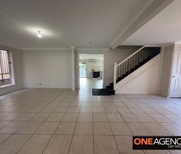 BEAUTIFUL FAMILY HOME - Photo 5