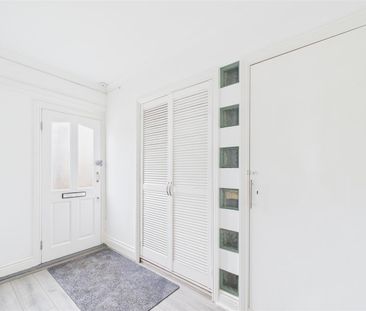 A 2 Bedroom Flat in Overton Park Road, Cheltenham - Photo 5