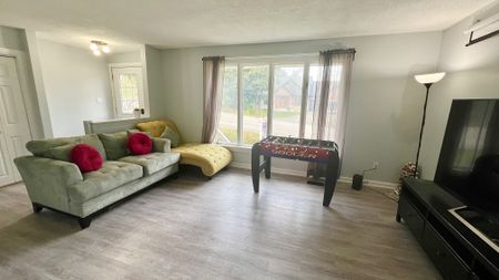 For Lease - 688 7th Line, Oro-Medonte, Ontario - Photo 2