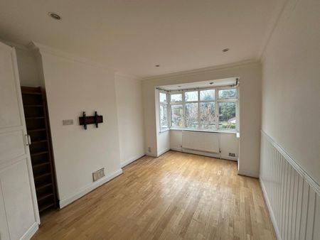 5 Bed End Terrace, Lakehall Gardens, CR7 - Photo 3