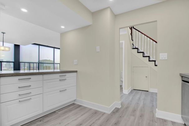 For Lease - 200 Robert Speck Parkway Unit# 5, Mississauga, Ontario - Photo 1