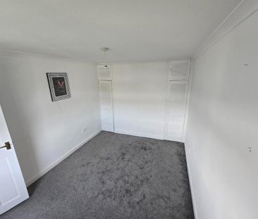 4 bedroom semi-detached house to rent - Photo 1