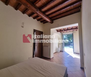 Ampio bilocale con giardino e posto auto in Affitto - Foto 2