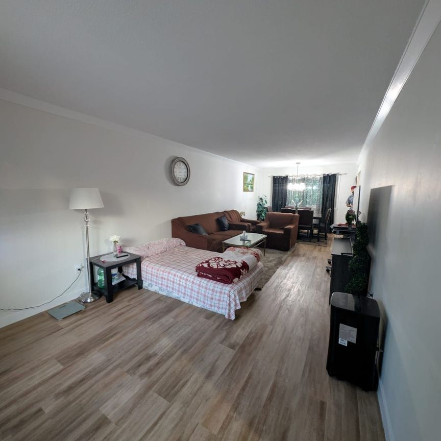 For Lease - 30 Green Valley Drive Unit# 9, Kitchener, Ontario - Photo 1