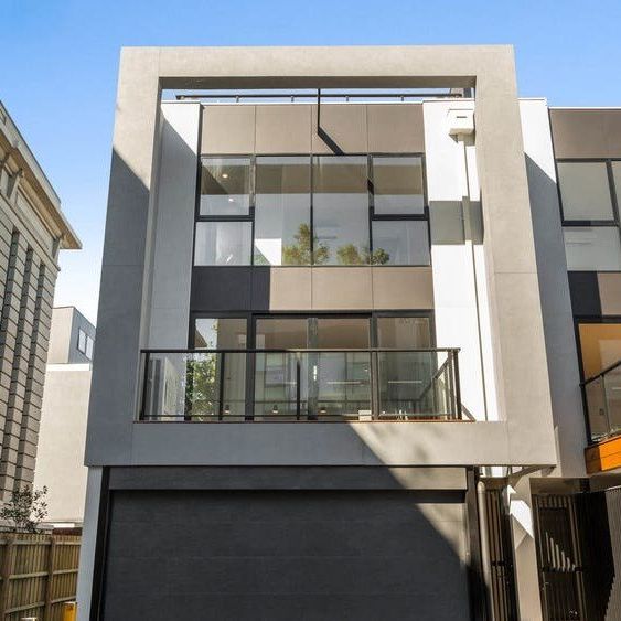 12 Workers Street, Port Melbourne - Photo 1