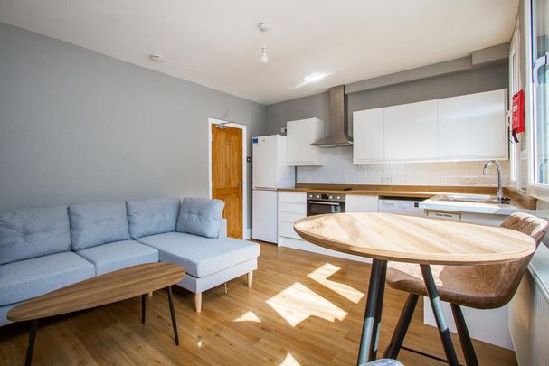 4 bedroom apartment to rent - Photo 1