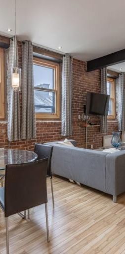 Loft entièrement meublé à louer Vieux-Québec septembre 2025 - Photo 1