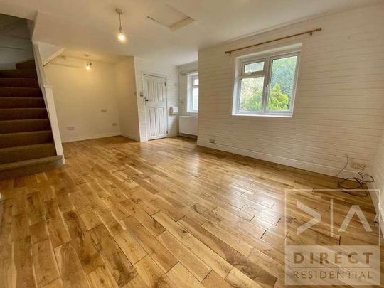 The Parade, Epsom, KT18 - Photo 1