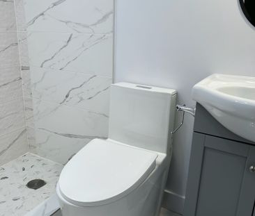 For Lease - 34 Ulster Street Unit# Bachelr, Toronto, Ontario - Photo 4