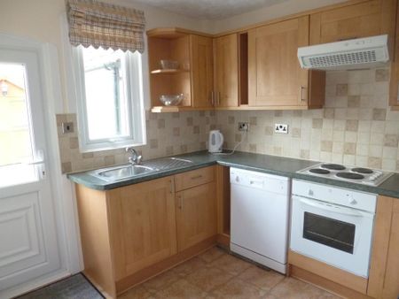 1 bedroom in a house share to rent - Photo 3