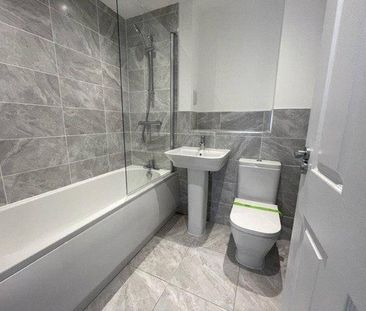 2 bedroom semi-detached house to rent - Photo 6