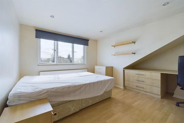 5 bedroom maisonette to rent - Photo 1