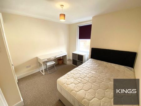 4 bedroom apartment to rent - Photo 5