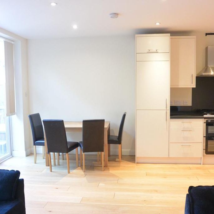 3 bedroom flat to rent - Photo 1