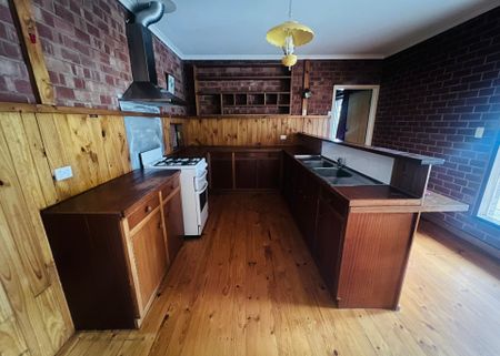 Family Home Close to O Bahn - Photo 3