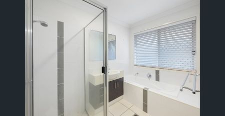 Comfortable 3-Bedroom Duplex - Photo 4