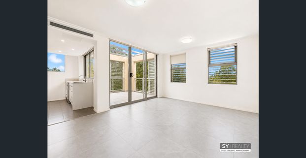 2 Bedrooms apartment in the heart of Roseville - Photo 1