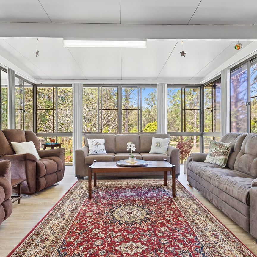 Stunning home on a generous sized block of land! - Photo 1