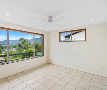 Elevated level living with breathtaking views - Photo 4