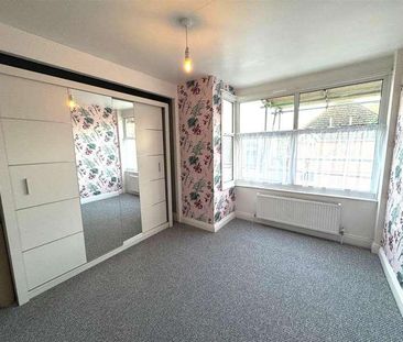 Church Crescent, Clacton-on-sea, CO15 - Photo 2