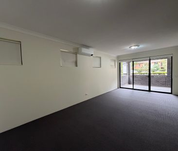 Beautiful Freshly Painted 2 Bedroom Unit, Fantastic Location, Brand... - Photo 6