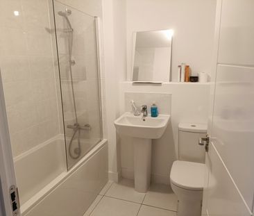 Room in a Shared House, Cumbrian Close, M13 - Photo 6