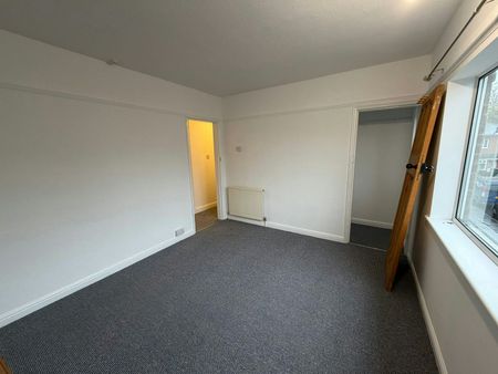 Terraced House to rent on - Photo 5