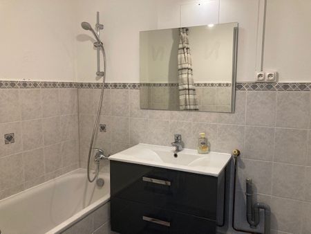 Location Appartement 1 pièce 28m² - Photo 3